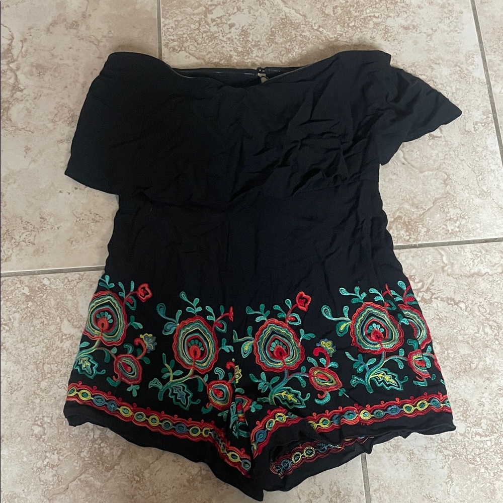 Gianni Bini embroidered romper off the shoulder size large